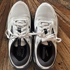 Brooks White and Black Running Shoes